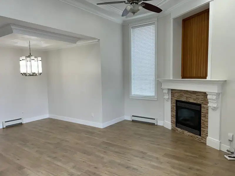 7154 144B STREET - photo 2 of 23