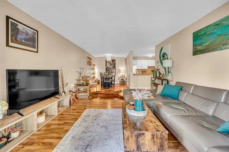 226 12170 222 STREET - photo 2 of 23
