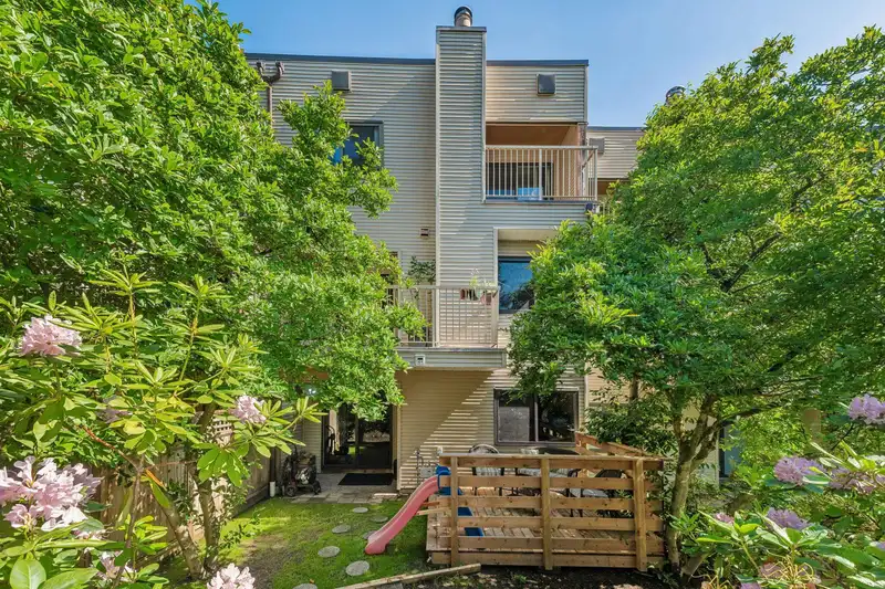 110 1210 FALCON DRIVE - photo 1 of 33