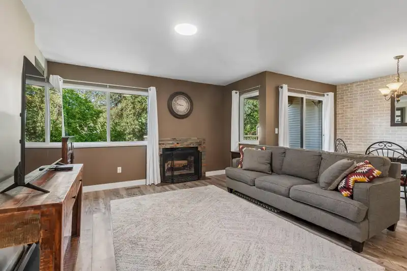 110 1210 FALCON DRIVE - photo 3 of 33