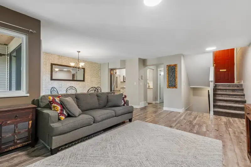 110 1210 FALCON DRIVE - photo 4 of 33