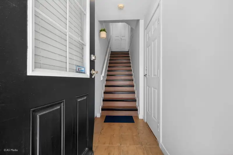 25 16789 60 AVENUE - photo 3 of 23