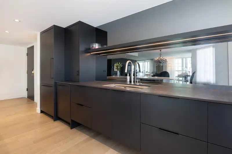1001 717 JERVIS STREET - photo 3 of 14