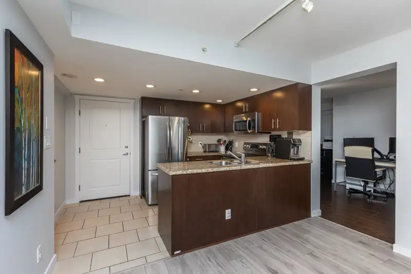 808 200 KEARY STREET - photo 4 of 27
