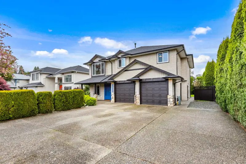 12746 228 STREET - photo 3 of 40