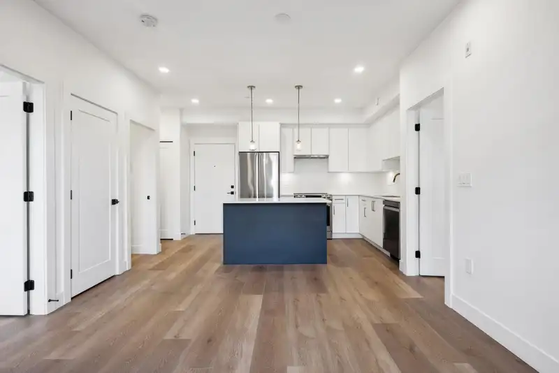 416 20282 72B AVENUE - photo 3 of 22