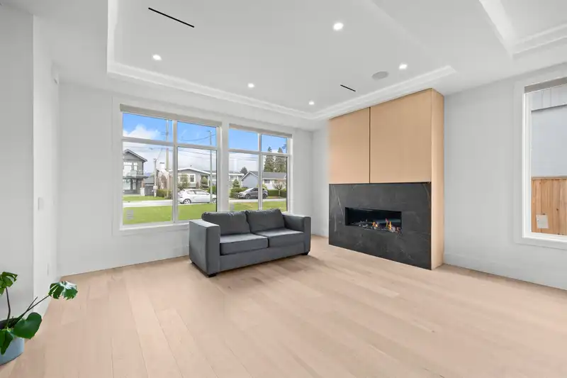 1054 SMITH AVENUE - photo 2 of 38