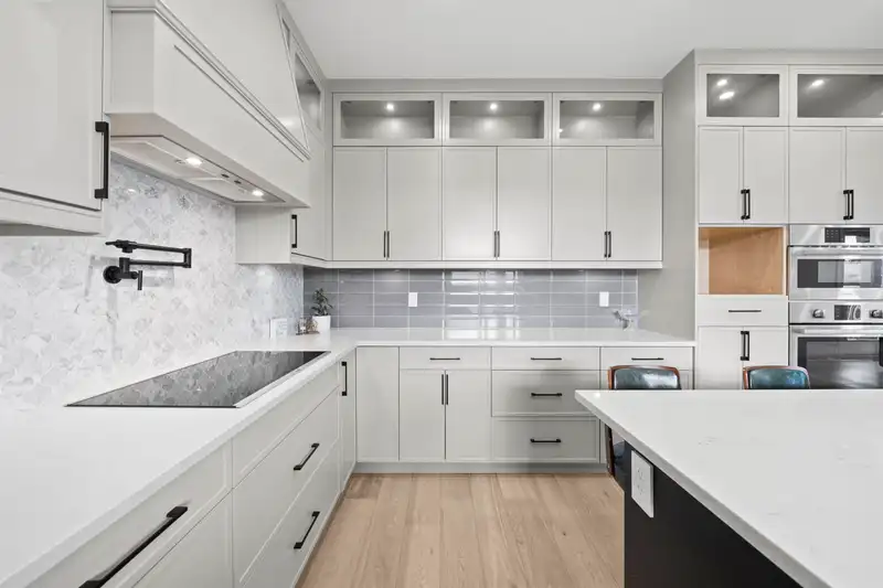 1054 SMITH AVENUE - photo 4 of 38
