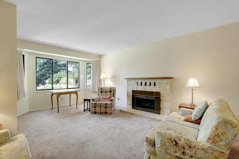 15008 SOUTHMERE CLOSE - photo 3 of 33