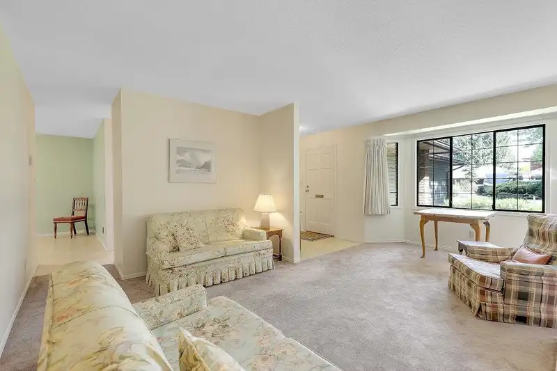 15008 SOUTHMERE CLOSE - photo 4 of 33