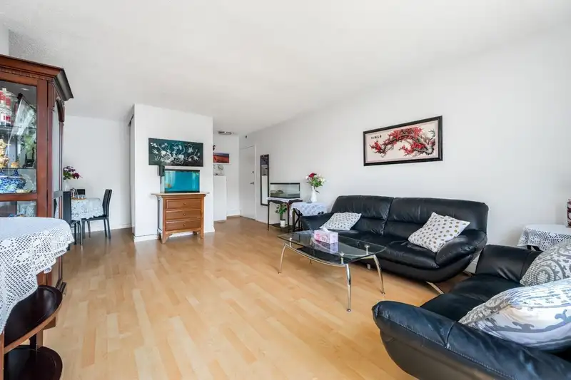 209 7260 LINDSAY ROAD - photo 4 of 10