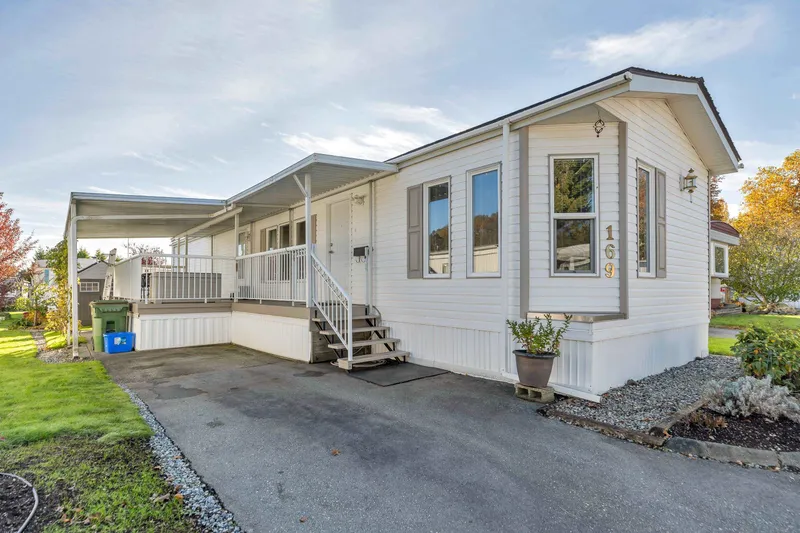 169 1840 160 STREET - photo 4 of 25