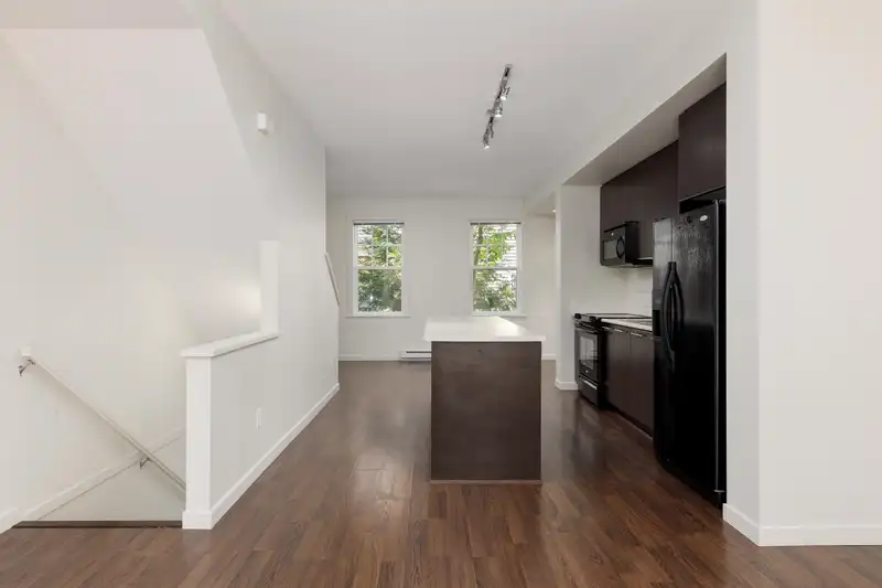 22 7238 189 STREET - photo 2 of 26