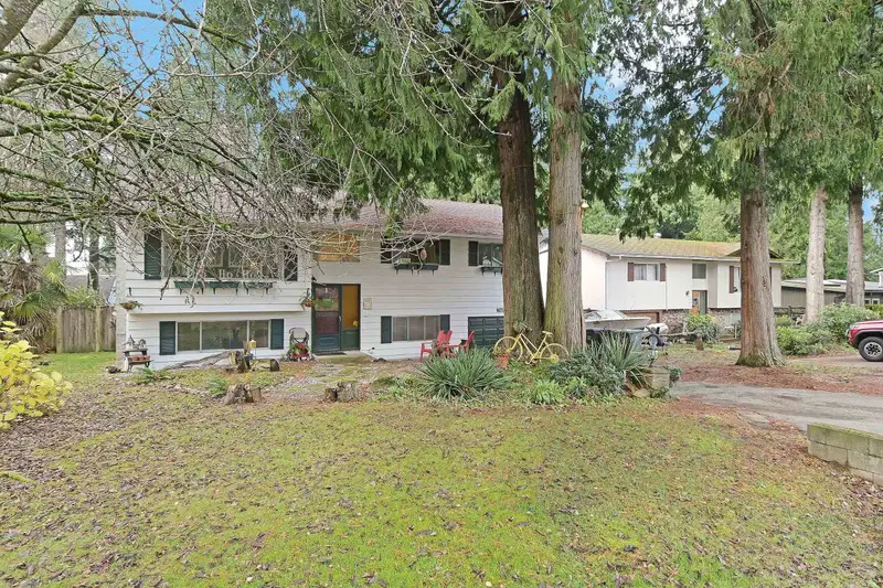 1941 127A STREET - photo 2 of 25