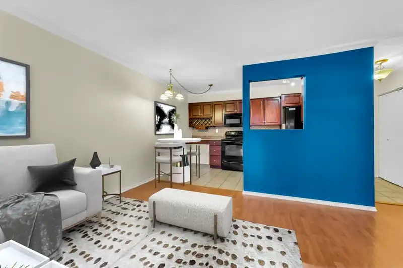 302 36 E 14 AVENUE - photo 4 of 18