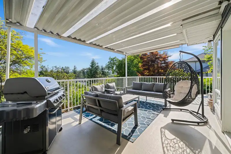 15070 81 AVENUE - photo 2 of 39