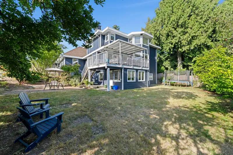 15070 81 AVENUE - photo 3 of 39