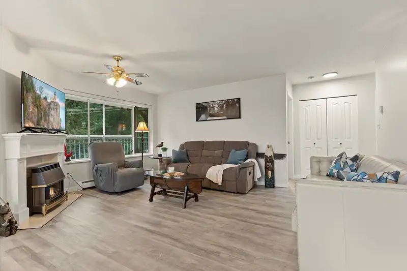 307 2491 GLADWIN ROAD - photo 4 of 40