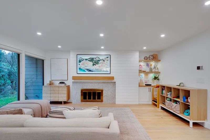 2159 MCMULLEN AVENUE - photo 4 of 25