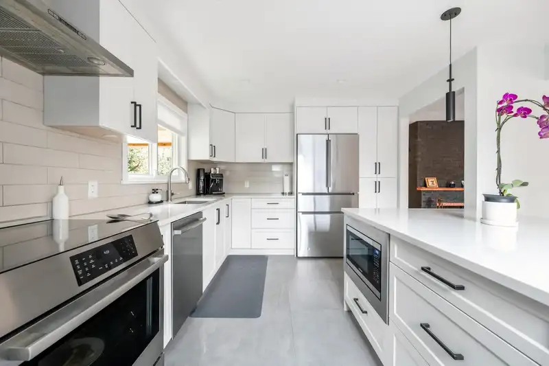 977 CLEMENTS AVENUE - photo 1 of 35