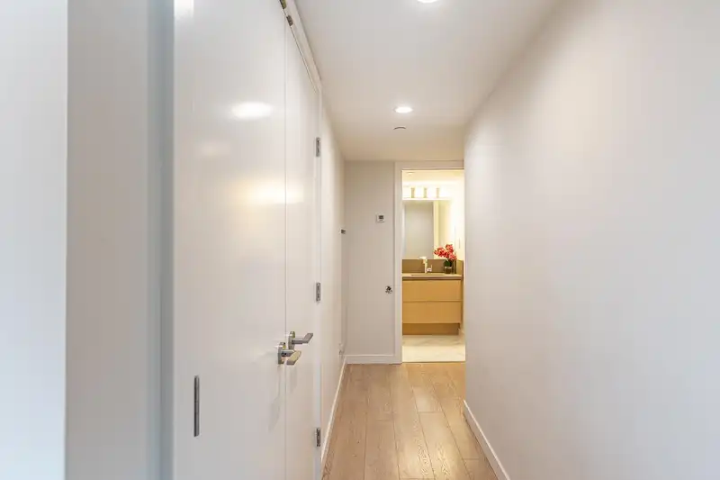 1103 8189 CAMBIE STREET - photo 4 of 7