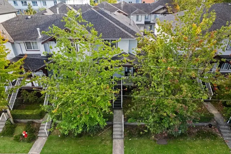 3 12070 76 AVENUE - photo 1 of 1