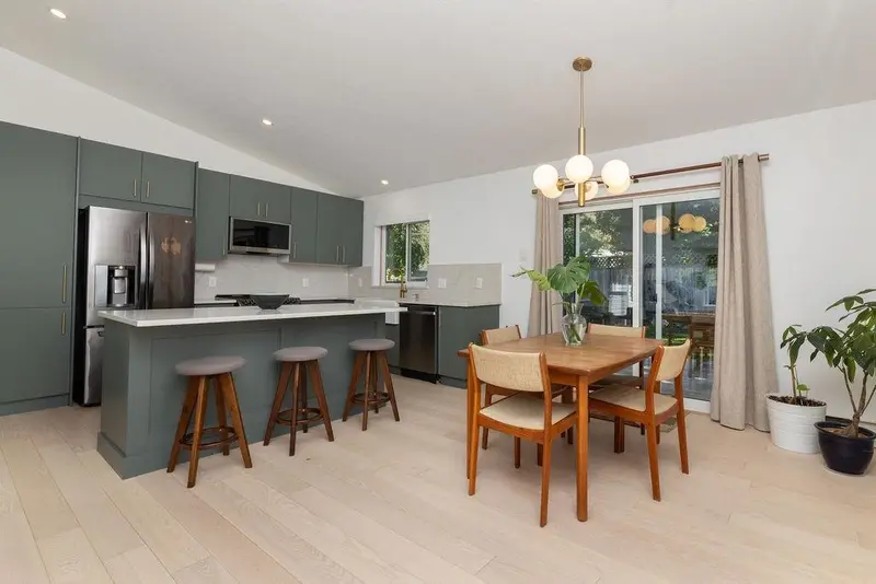 5700 TRIDENT AVENUE - photo 3 of 25