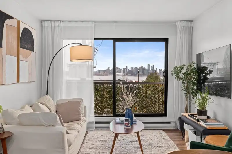 311 251 W 4TH STREET - photo 1 of 30