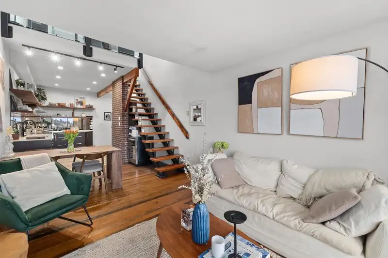 311 251 W 4TH STREET - photo 4 of 30