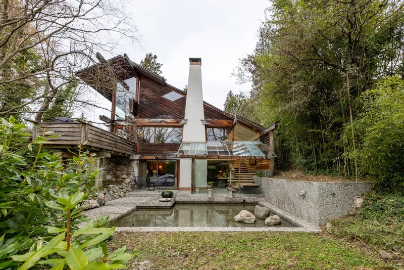 2094 HAYWOOD AVENUE - photo 1 of 25