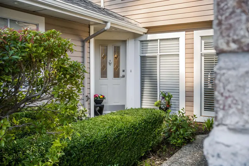 48 2500 152 STREET - photo 3 of 25