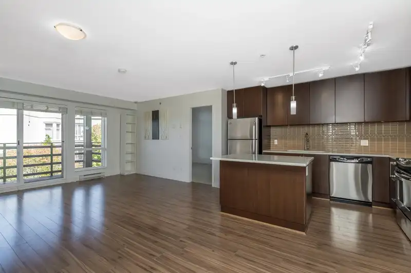 440 15850 26 AVENUE - photo 3 of 39
