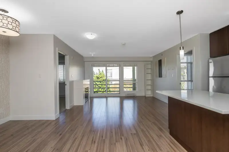 440 15850 26 AVENUE - photo 4 of 39