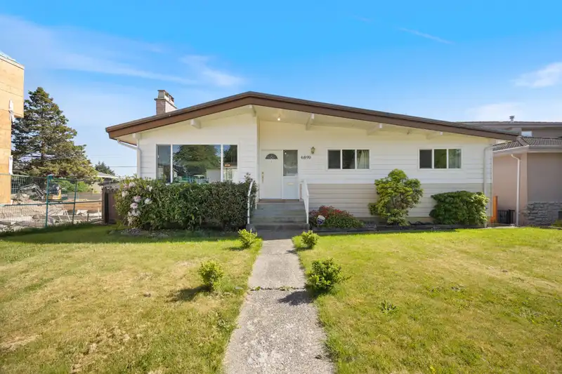6890 HYCREST DRIVE - photo 1 of 39