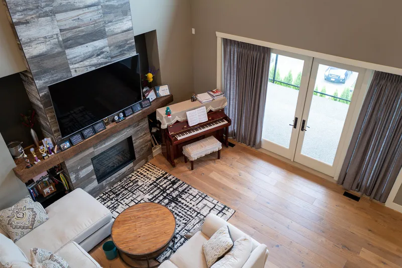 20 24455 61 AVENUE - photo 4 of 25