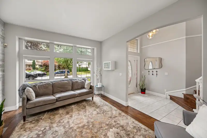 20725 91 AVENUE - photo 3 of 40