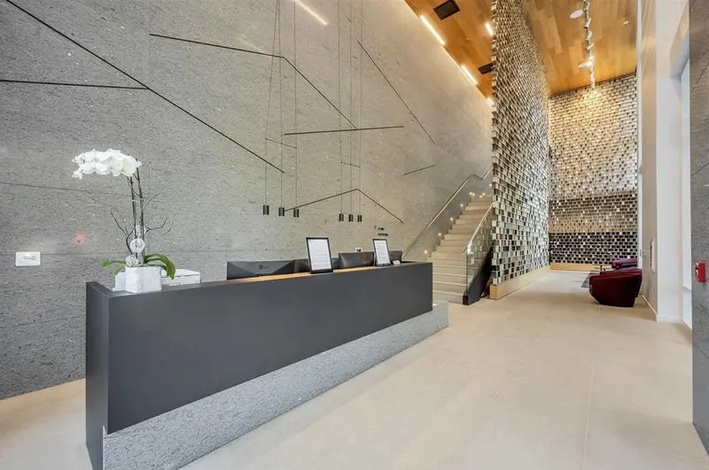 5901 1289 HORNBY STREET - photo 2 of 25