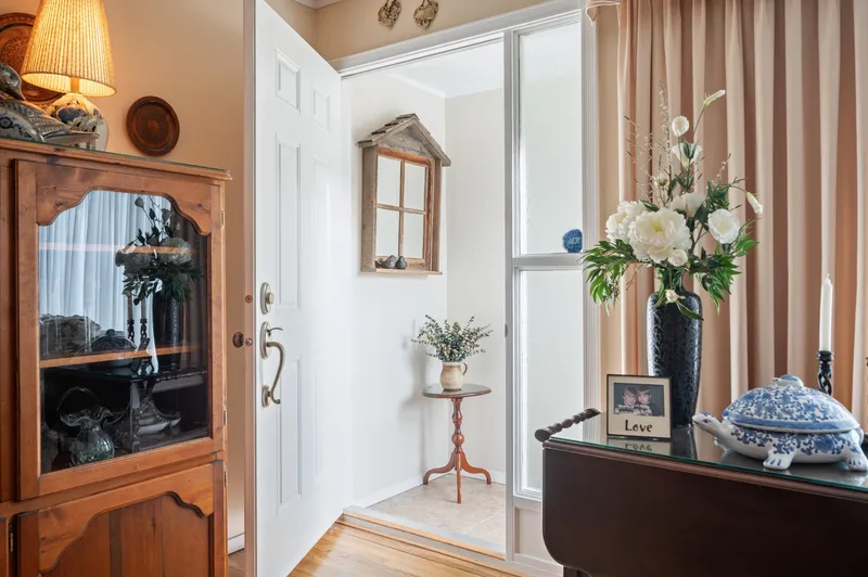 7901 110 STREET - photo 4 of 25