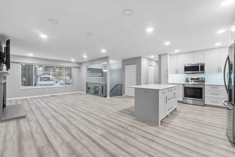 21101 119 AVENUE - photo 4 of 25