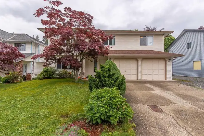 2592 MITCHELL STREET - photo 2 of 26