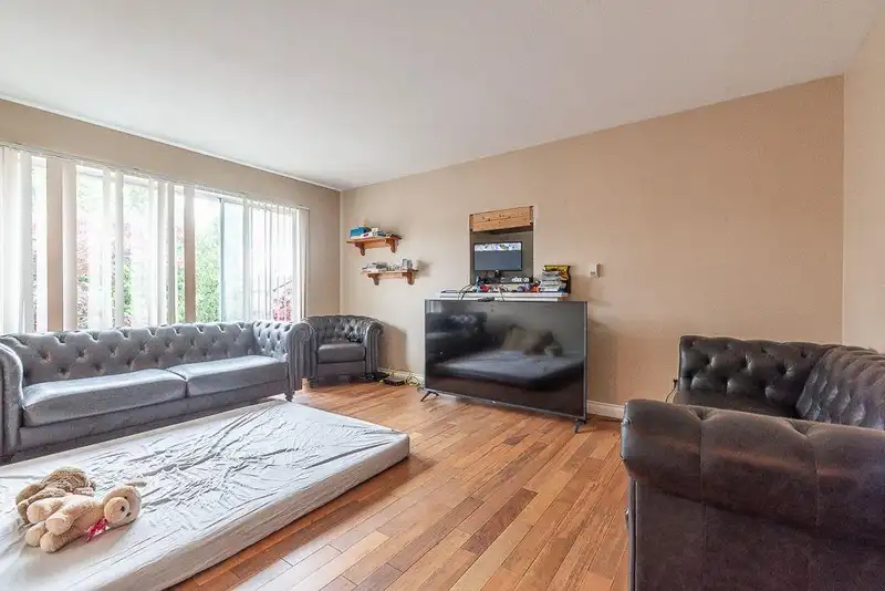 2592 MITCHELL STREET - photo 4 of 26