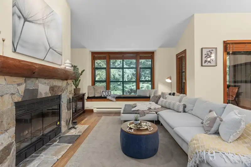 43D 4652 BLACKCOMB WAY - photo 4 of 36