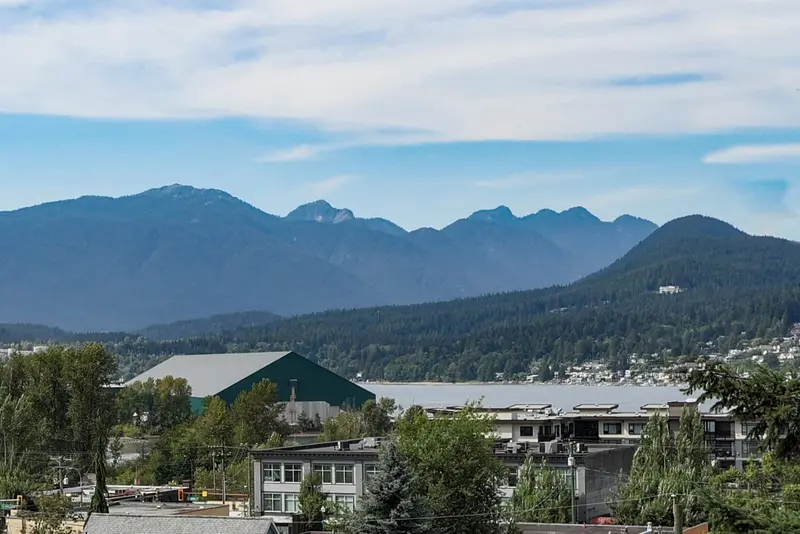 308 195 MARY STREET - photo 1 of 23