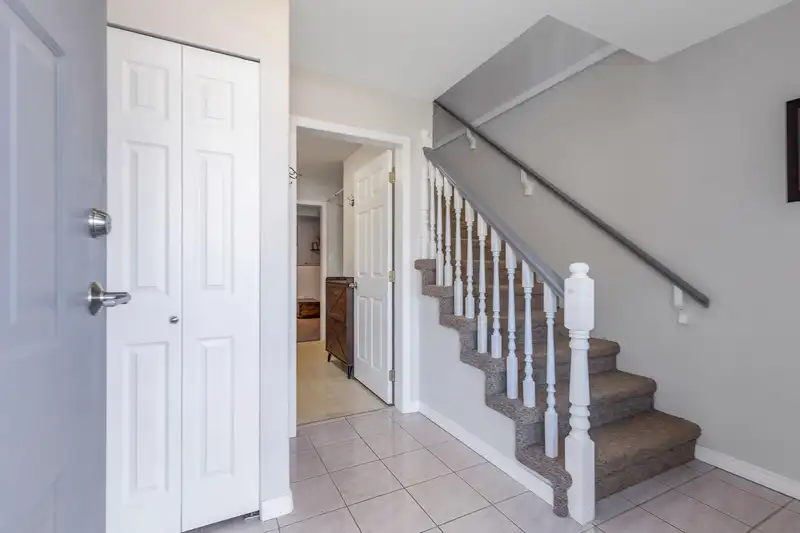 34868 MILLAR CRESCENT - photo 4 of 40