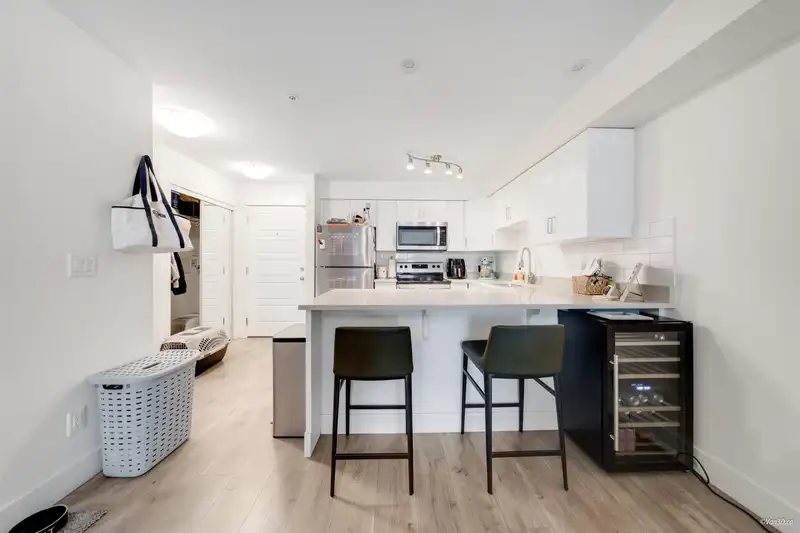 219 30515 CARDINAL AVENUE - photo 3 of 22