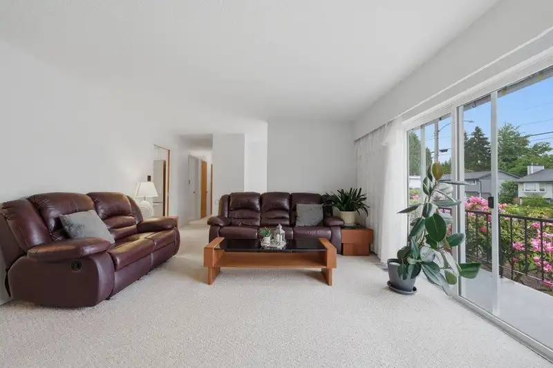 3963 SEFTON STREET - photo 4 of 35