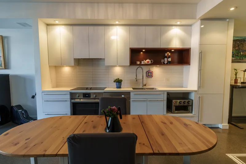 260 E 2ND AVENUE - photo 3 of 24