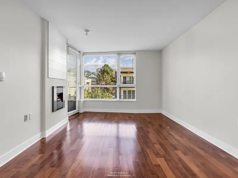 506 160 W 3RD STREET - photo 4 of 21