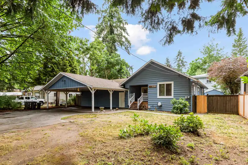 21282 124 AVENUE - photo 1 of 38