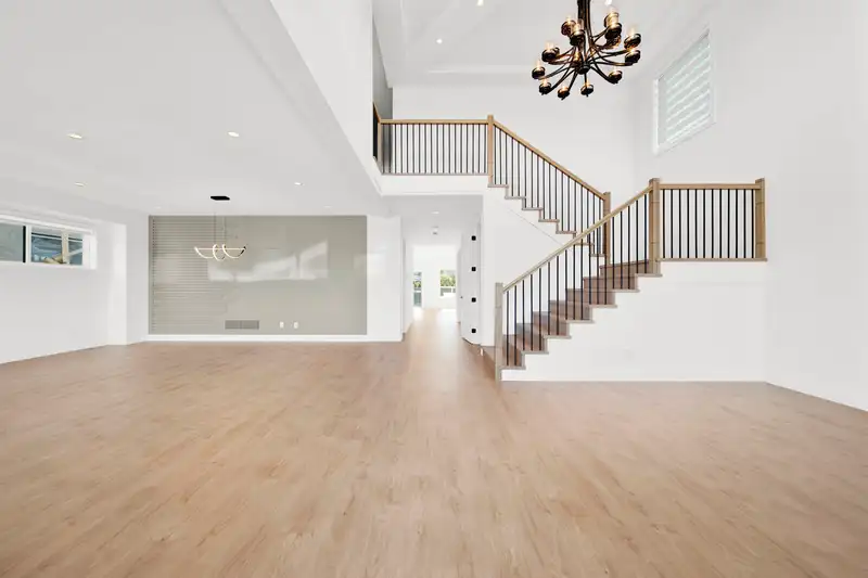 20884 48 AVENUE - photo 4 of 40